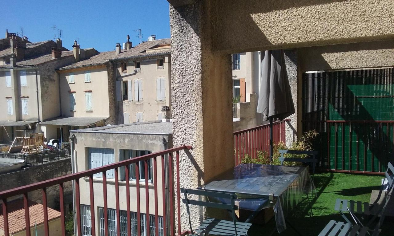 Appartement Climatise Avec Terrasse Au Coeur De Nyons Exteriér fotografie